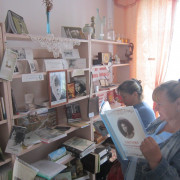 Знакомство с книжной выставкой